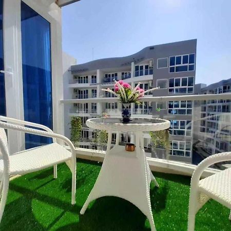 Grand Avenue Soi Buakhao By Daisy Apartamento Pattaya Exterior foto