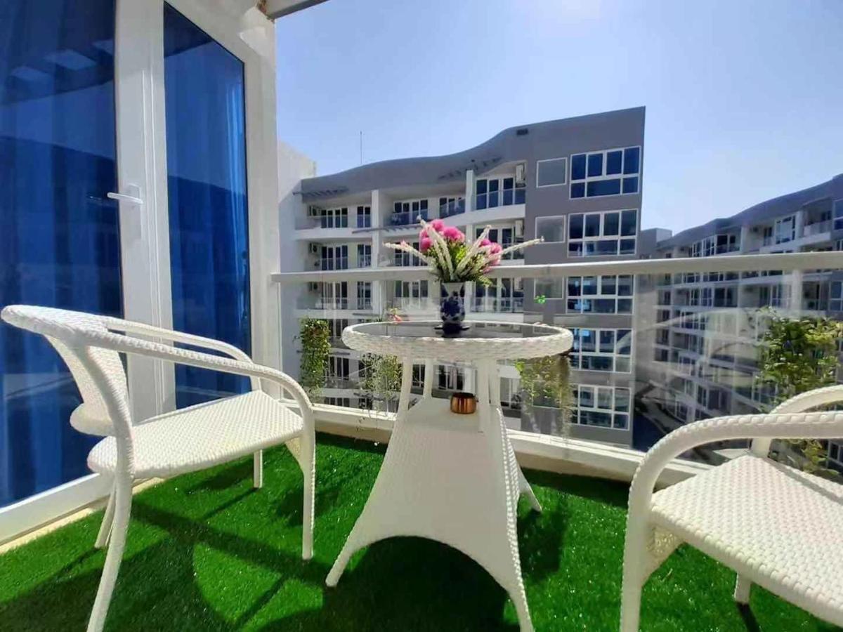 Grand Avenue Soi Buakhao By Daisy Apartamento Pattaya Exterior foto