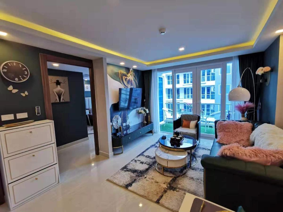 Grand Avenue Soi Buakhao By Daisy Apartamento Pattaya Exterior foto