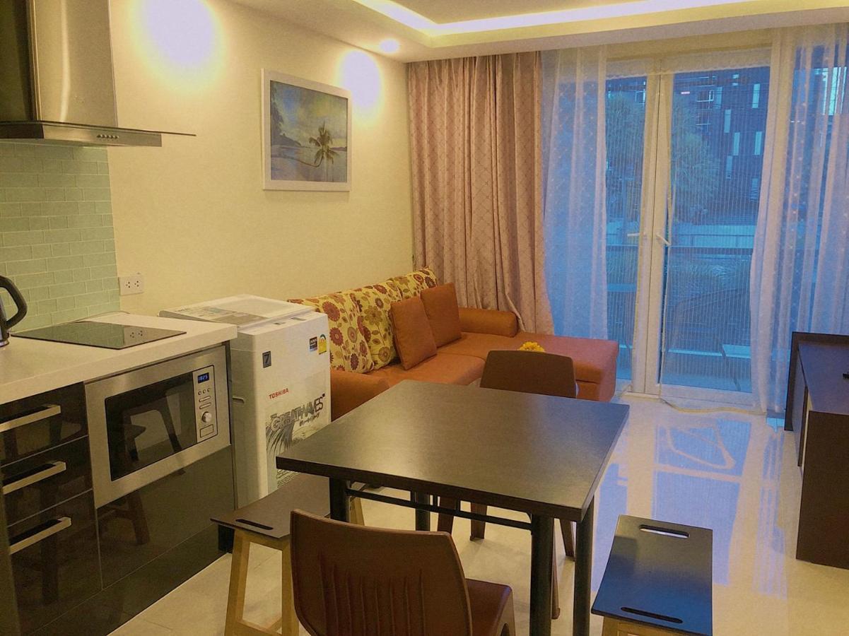 Grand Avenue Soi Buakhao By Daisy Apartamento Pattaya Exterior foto