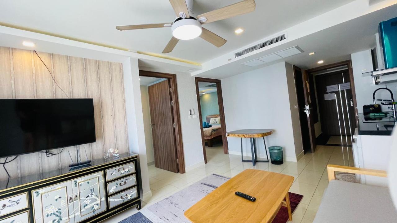 Grand Avenue Soi Buakhao By Daisy Apartamento Pattaya Exterior foto