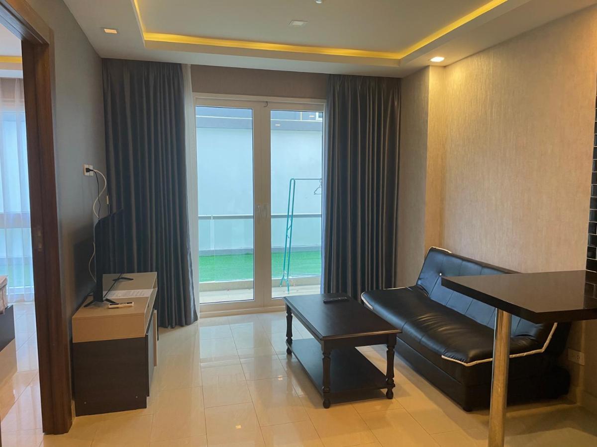 Grand Avenue Soi Buakhao By Daisy Apartamento Pattaya Exterior foto